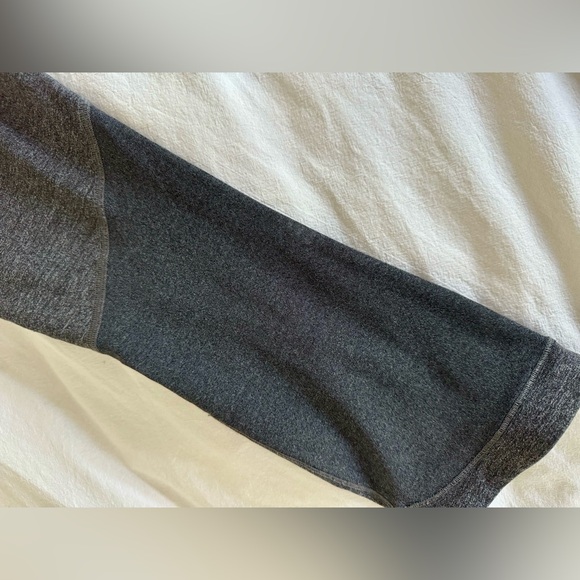Gray Lululemon crop leggings - size 6 - Picture 4 of 6